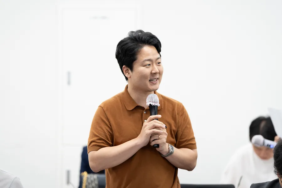 약침학회 행사에서 강연하는 모습